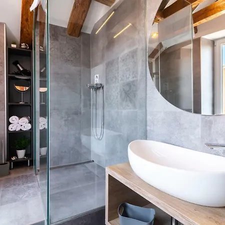 Luxury Sea View Apartment